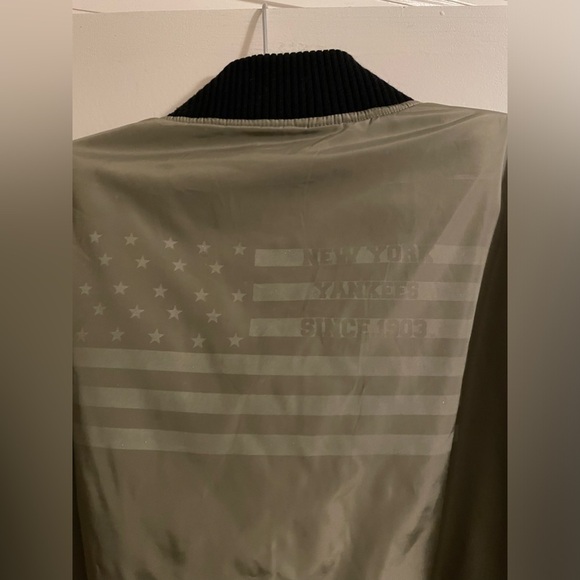 New York Yankees Major League Baseball Army Green Bomber Jacket Size Large - Picture 9 of 12